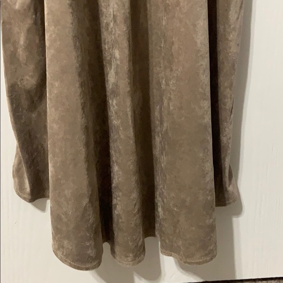 NWOT Skylar & Jade Tan Velvety Boho Top - Picture 2 of 6